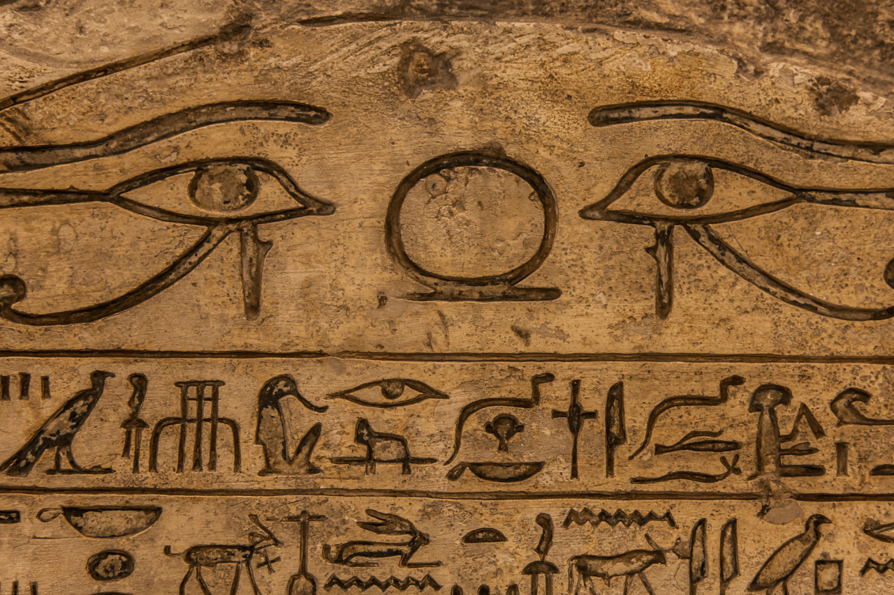 Jeroglíficos egipcios dedicados a la diosa Seshat