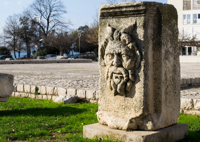 Rostro de Pluto, dios romano de la muerte
