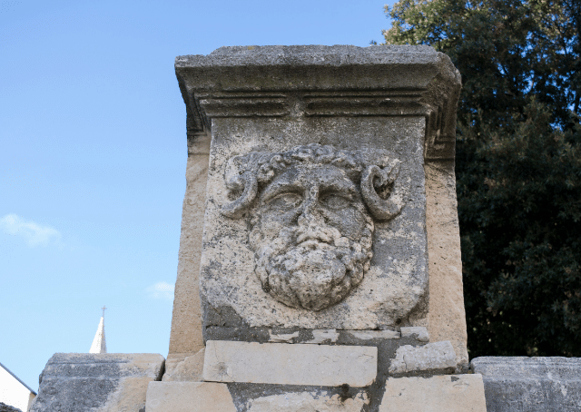 Rostro del dios romano Júpiter