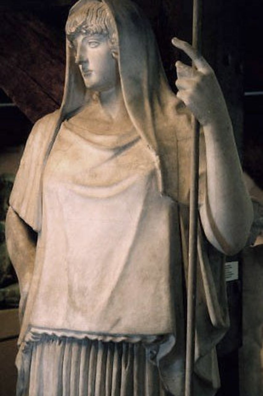 Hestia, diosa del hogar y el fuego sagrado
