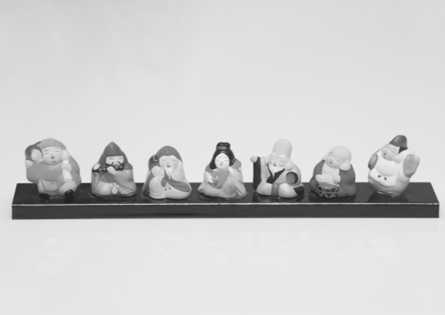 Mini escultura de los siete dioses de la fortuna en la mitología japonesa