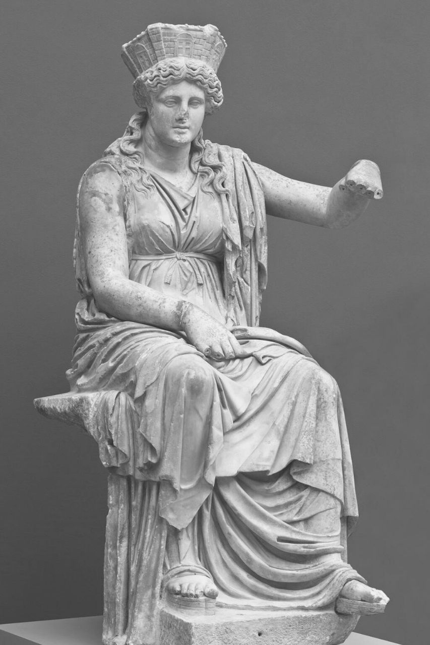 Estatua de la diosa Rhea