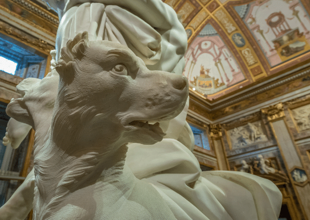 Estatua de Cerbero, el perro de Pluto