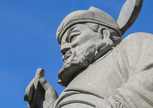 Estatua del dios chino Erlang Shen