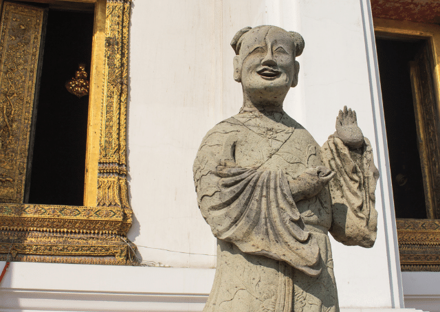 Estatua de uno de los ocho inmortales chinos