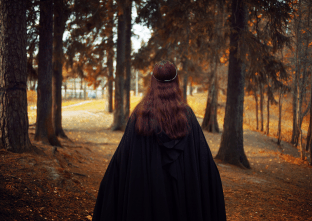 Mujer como la diosa celta Brigid