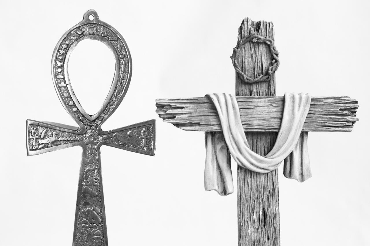Ankh vs Cruz: ¿Cuál de estos símbolos religiosos surgió primero?