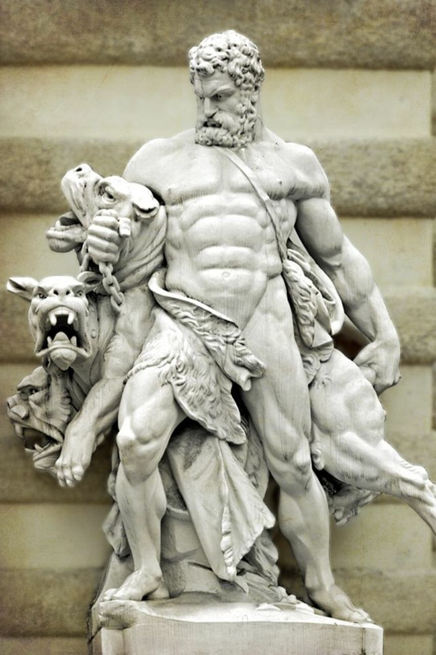 Cerbero y Hades: Una historia de un servidor leal y su amo