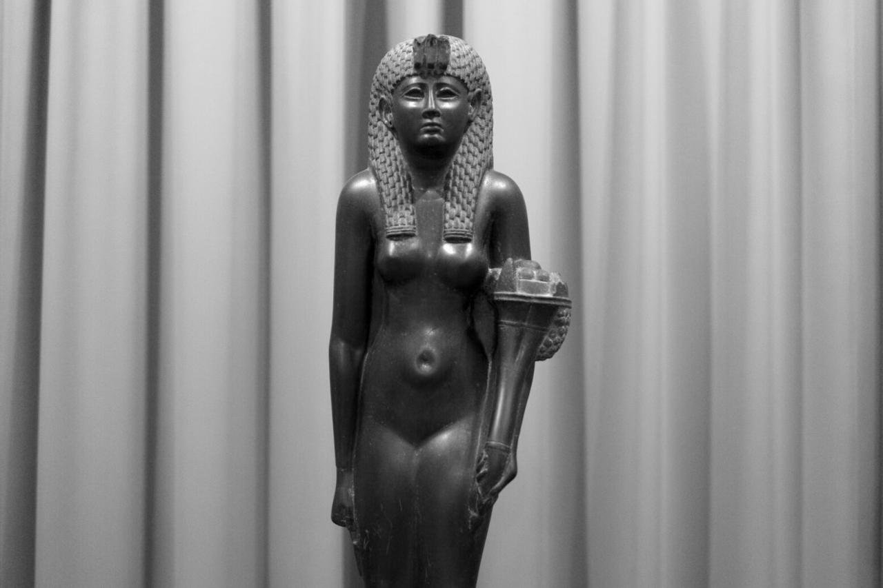 Estatua de Cleopatra VII