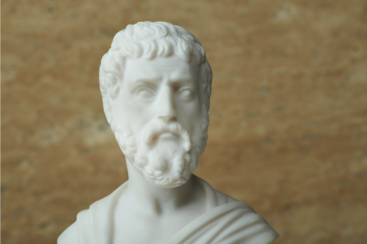 Estatua de Sófocles, el escritor de Antígona