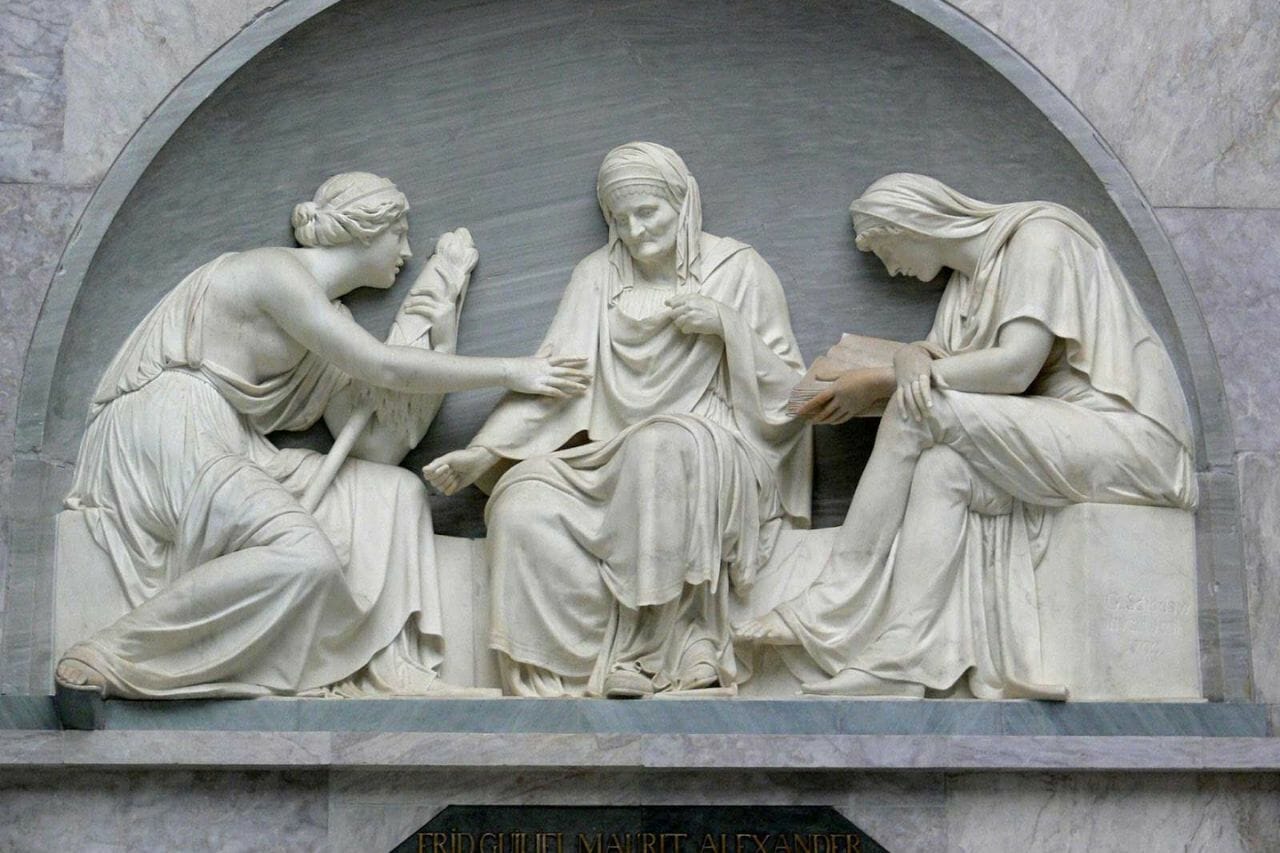 Moiras: Las Diosas Griegas de la Vida y la Muerte