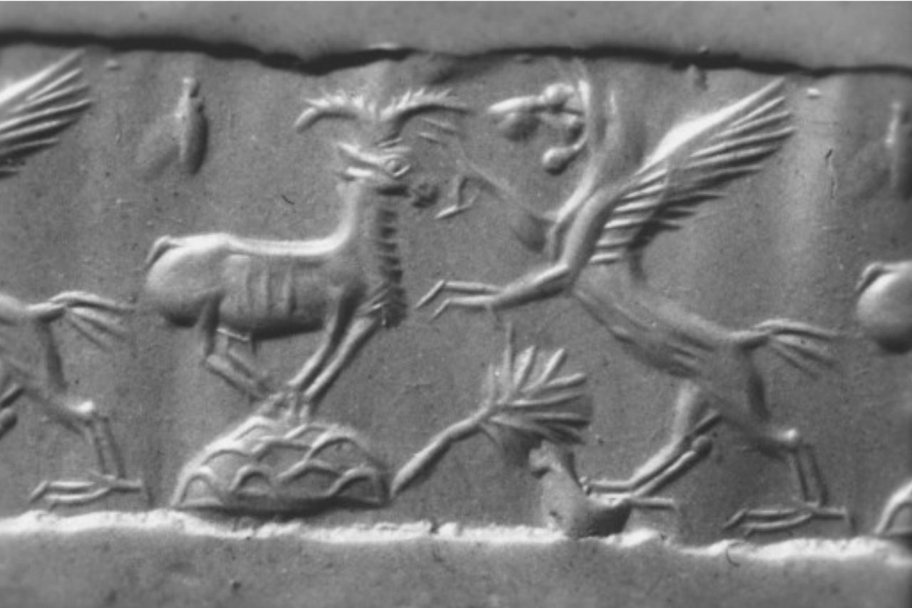 Dragón Mushussu en relieve