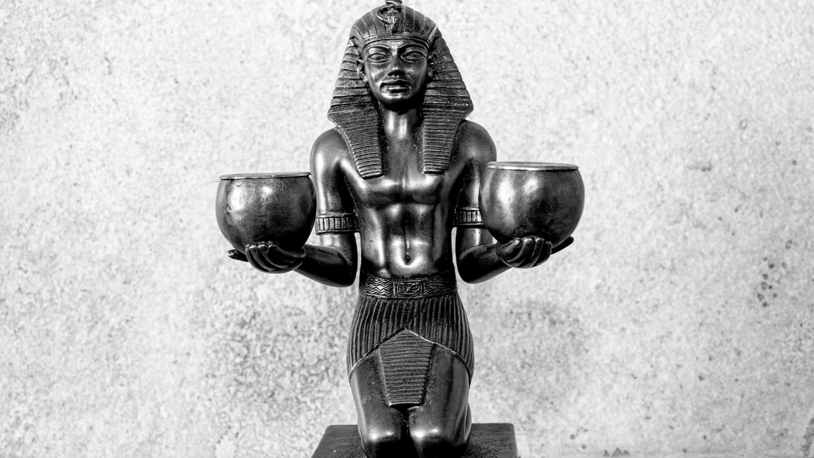 Amenhotep II: El Arquero Experto y Faraón de la Dinastía XVIII