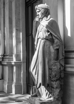 Estatua de diosa griega