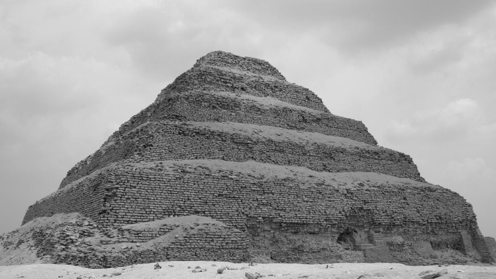 Pirámide escalonada en Saqqara