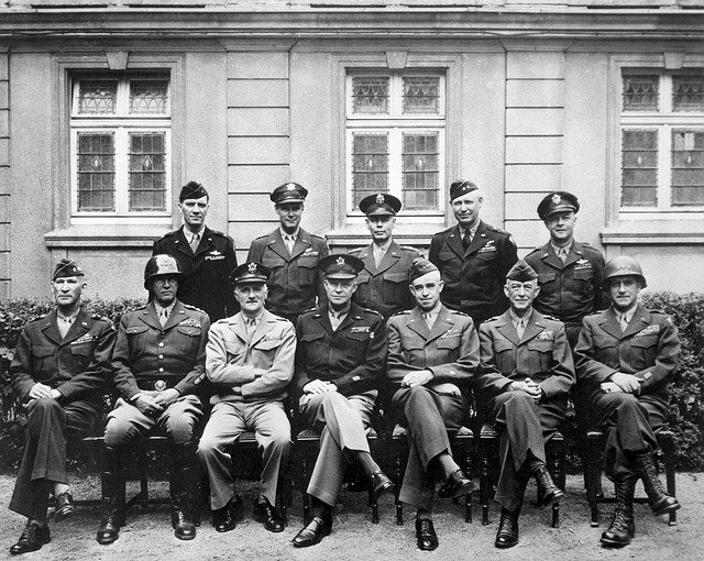 Reunión de generales durante la guerra del Canal de Suez