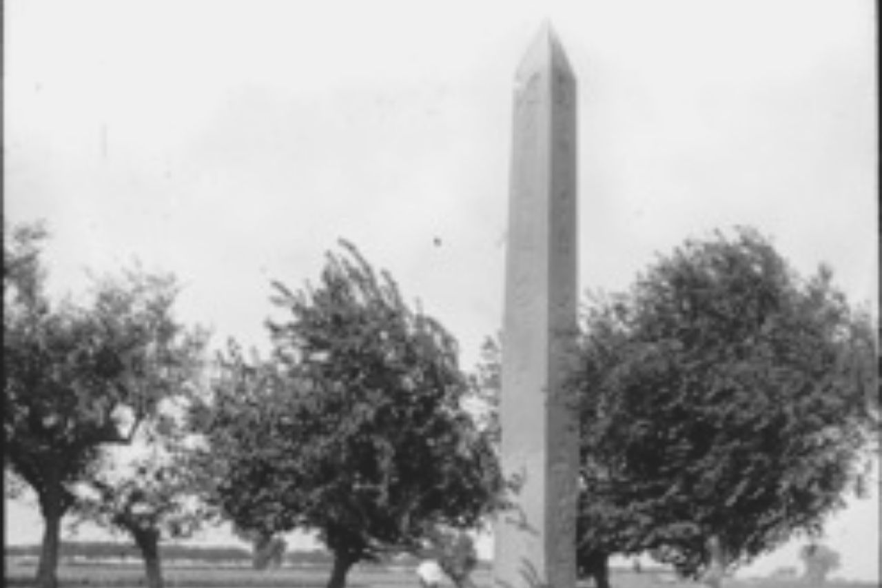 ¿Qué propósito cumplen ahora el Obelisco de Senusret y otros obeliscos?
