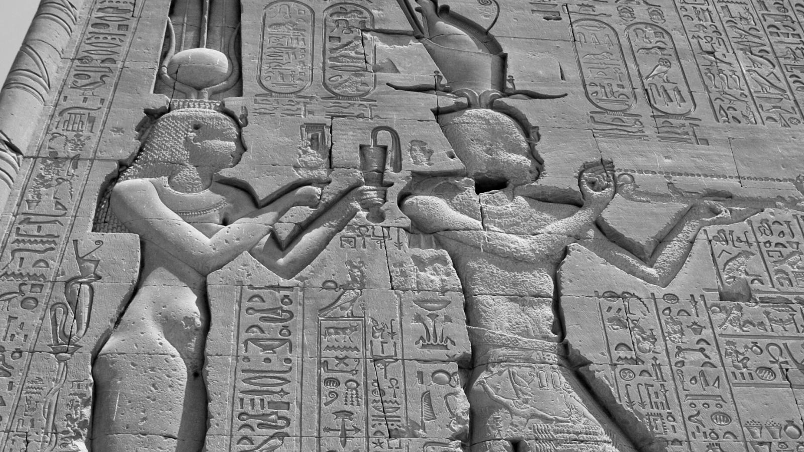 Cleopatra III: La Aclamada Hija del Rey
