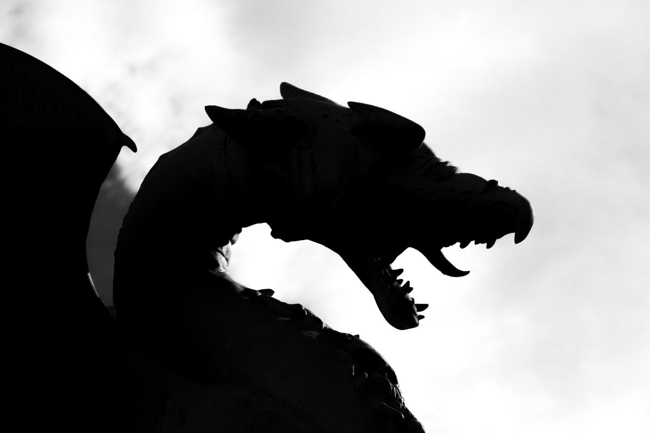 Tiamat: La Diosa Primordial del Mar que Murió por su Propia Venganza